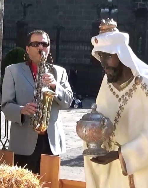 Tocando para Ustedes el "Rey Matthias" - Saxofón festivo