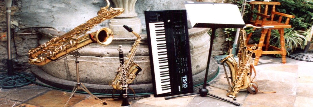 Saxofones Barítono, Alto, Soprano, Tenor; Teclado y Clarinete --
www.jazz-digestivo.org